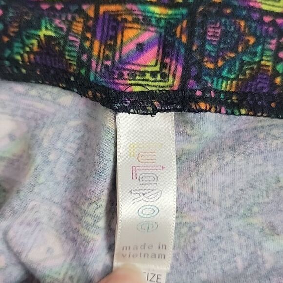 LulaRoe Tween leggings geometric print Women's Size S - Picture 7 of 11